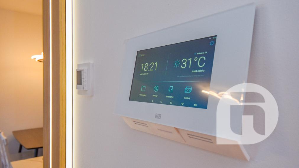 #Predaj 2-izb. bytu s balkónom a zariadením v ZWIRN3 BA Nivy