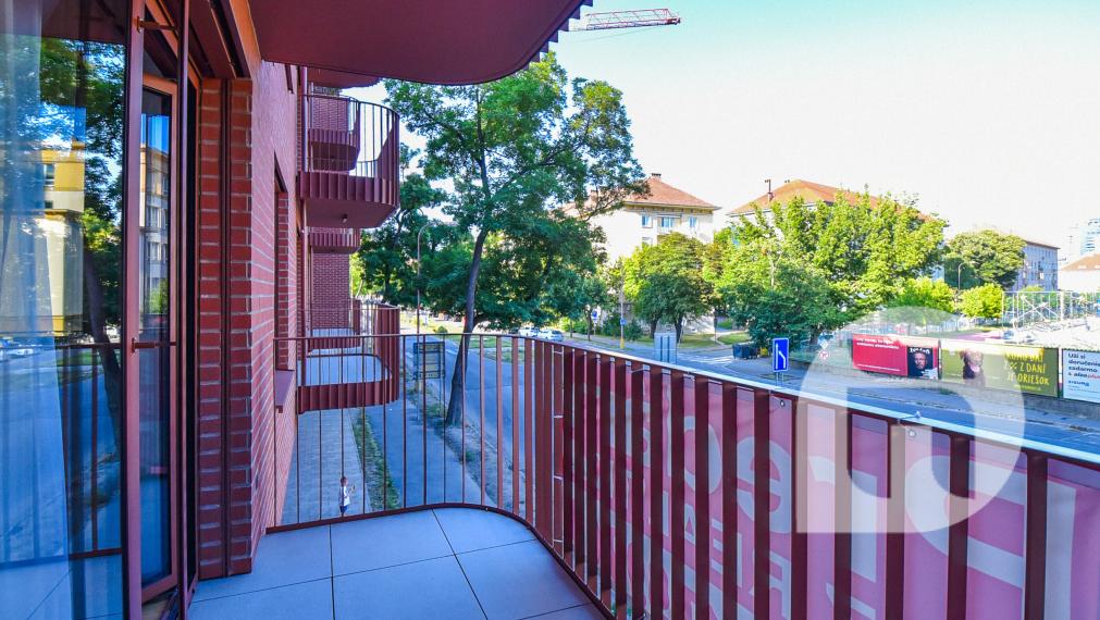 #Predaj 2-izb. bytu s balkónom a zariadením v ZWIRN3 BA Nivy