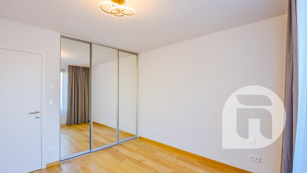 #Predaj 2-izb. bytu s balkónom a zariadením v ZWIRN3 BA Nivy