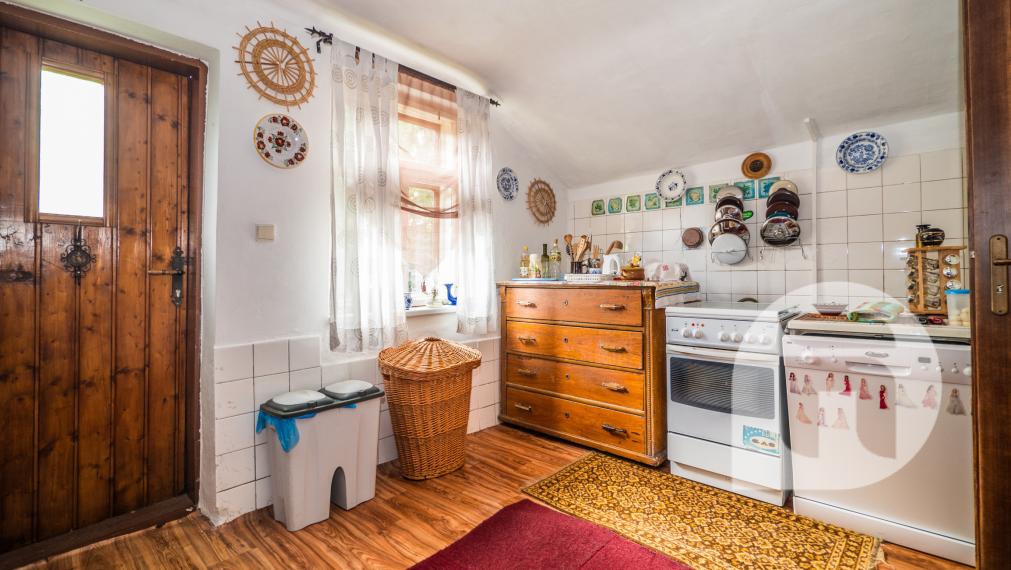 Dom pod lesom s 1 461 m² pozemkom, kde deti majú raj a srnky chodia na dvore