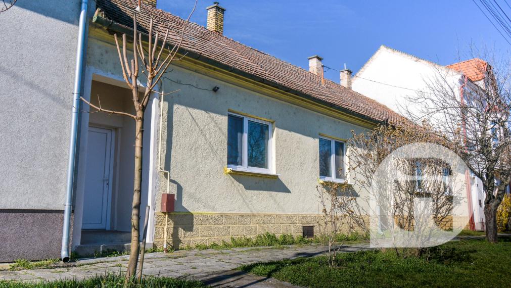 NOVINKA - 3.izb RODINNÝ DOM S VEĽKÝM POZEMKOM RAJKA - MAĎARSKO