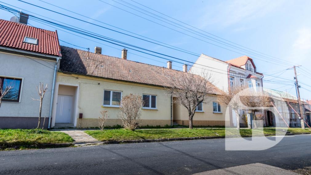 NOVINKA - 3.izb RODINNÝ DOM S VEĽKÝM POZEMKOM RAJKA - MAĎARSKO