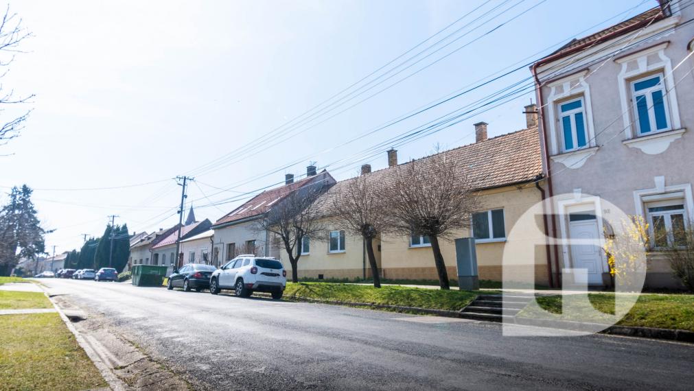 NOVINKA - 3.izb RODINNÝ DOM S VEĽKÝM POZEMKOM RAJKA - MAĎARSKO