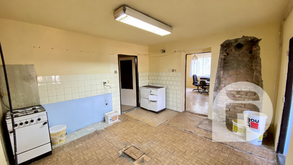 Nová cena - Predaj 4 izbový rodinný dom s pozemkom 2906 m2 v Kuchyni