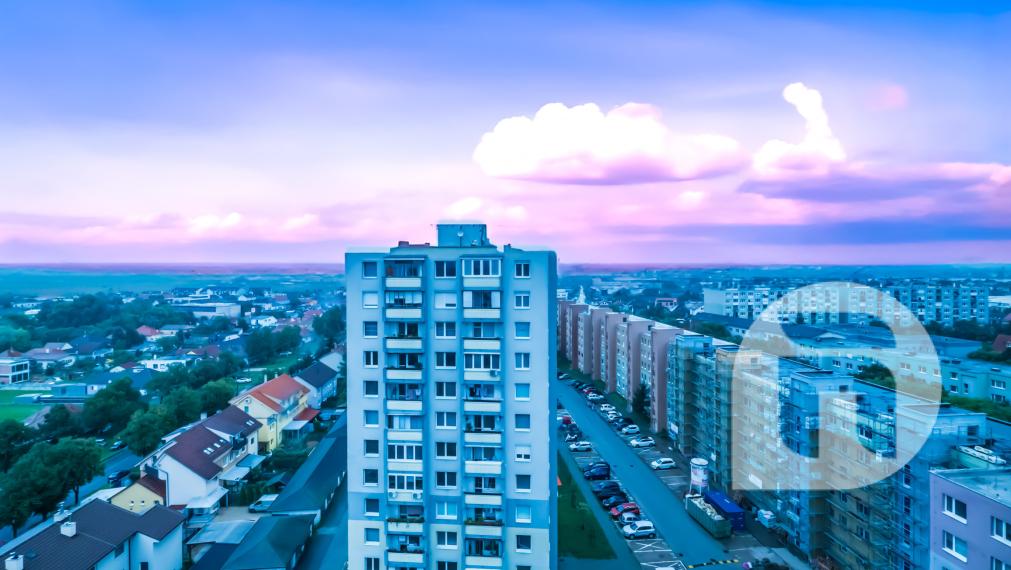 Svetlý 3-izbový byt s loggiou, 12/12 poschodie, Senec – Jesenského