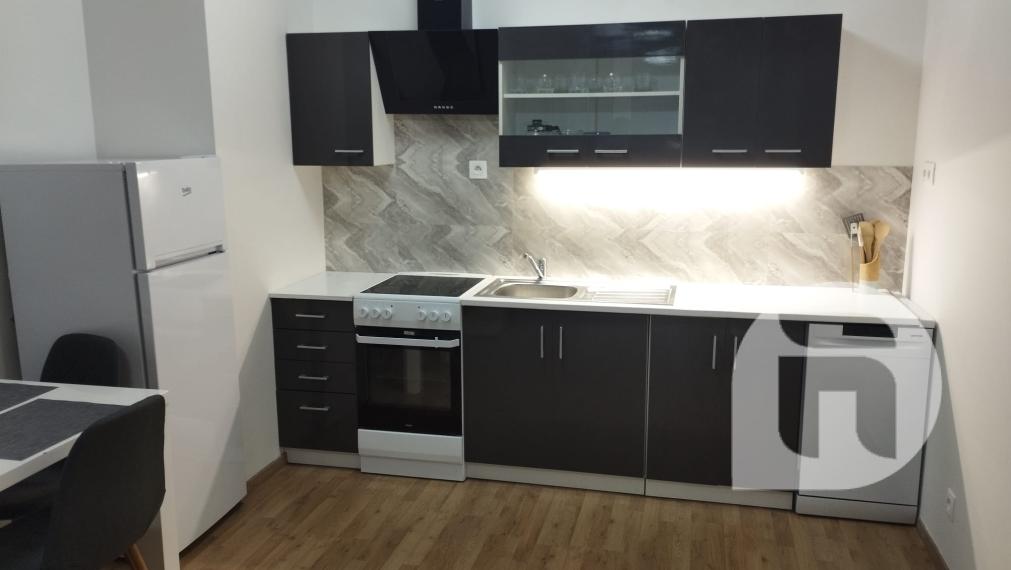 Prenájom 2 izbového bytu s terasou a parkingom - plne zariadený k okamžitému nasťahovaniu Slnečnice BA #ForRent