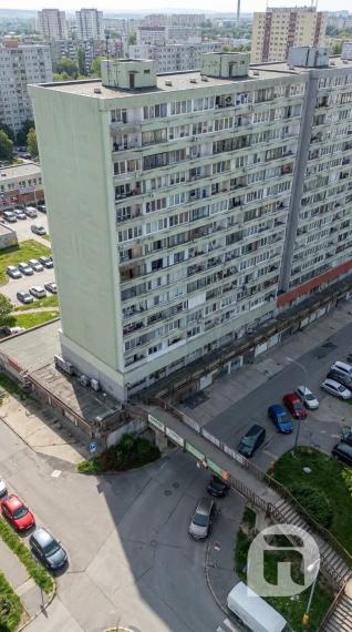 KOMPLETNE ZREKONŠTRUOVANÝ 3-IZBOVÝ BYT S DVOMI LOGGIAMI