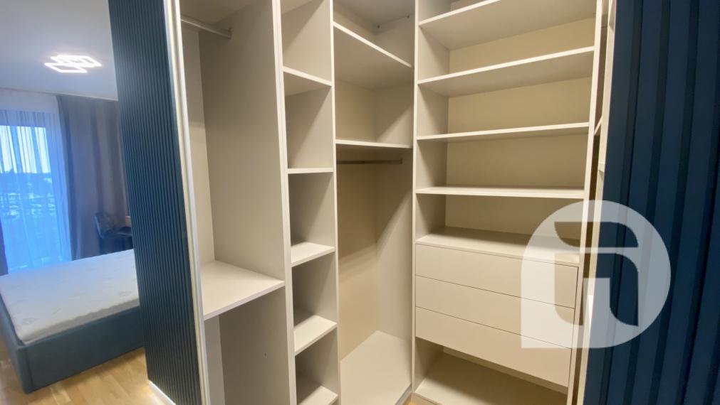 #Predaj #moderný 3 - izbový #byt na Bottovej ulici v mestskej časti Mlynské Nivy - #Bratislava. Byt o výmere 74,6 m2 + 2 balkóny o výmerách 2,63 m2 v OS v novostavbe METROPOLIS – centrum Downtownu