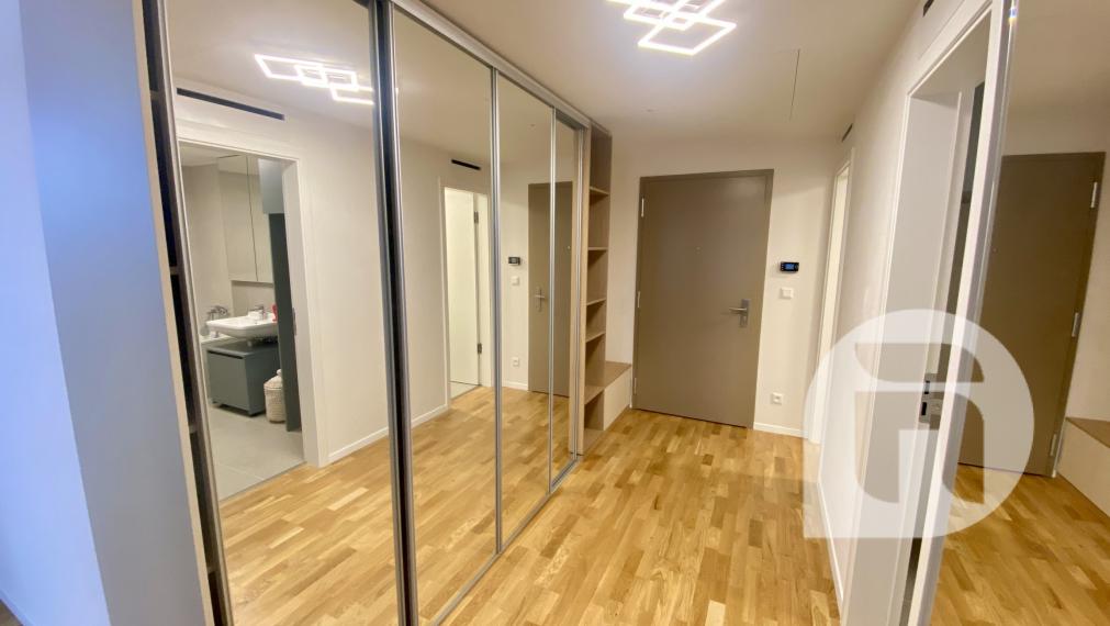 #Predaj #moderný 3 - izbový #byt na Bottovej ulici v mestskej časti Mlynské Nivy - #Bratislava. Byt o výmere 74,6 m2 + 2 balkóny o výmerách 2,63 m2 v OS v novostavbe METROPOLIS – centrum Downtownu