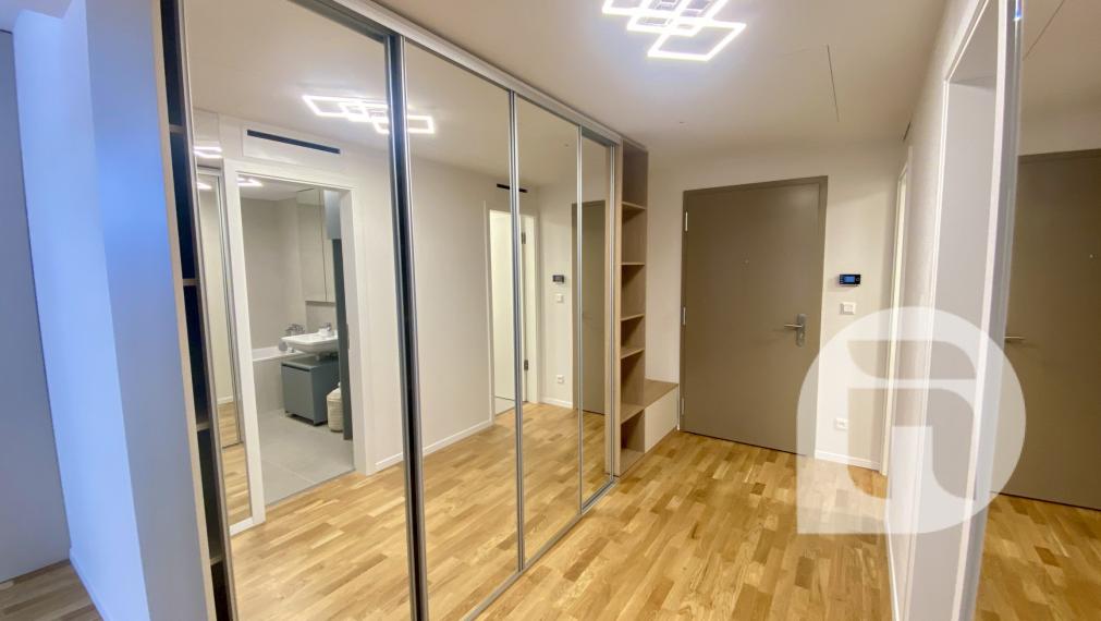 #Predaj #moderný 3 - izbový #byt na Bottovej ulici v mestskej časti Mlynské Nivy - #Bratislava. Byt o výmere 74,6 m2 + 2 balkóny o výmerách 2,63 m2 v OS v novostavbe METROPOLIS – centrum Downtownu