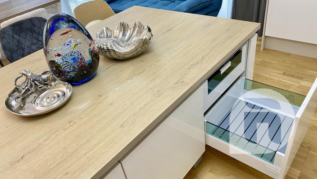 #Predaj #moderný 3 - izbový #byt na Bottovej ulici v mestskej časti Mlynské Nivy - #Bratislava. Byt o výmere 74,6 m2 + 2 balkóny o výmerách 2,63 m2 v OS v novostavbe METROPOLIS – centrum Downtownu