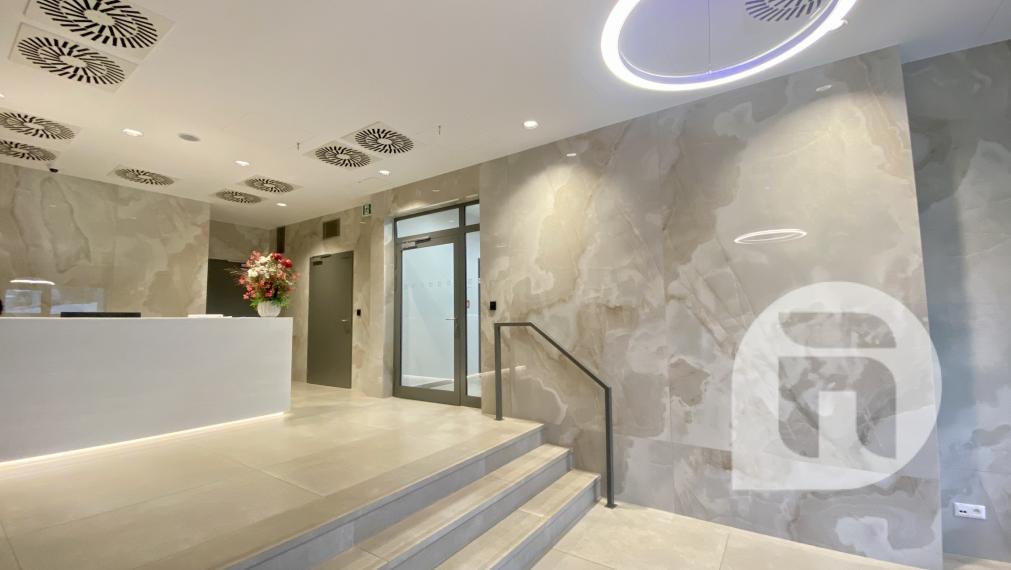 #Predaj #moderný 3 - izbový #byt na Bottovej ulici v mestskej časti Mlynské Nivy - #Bratislava. Byt o výmere 74,6 m2 + 2 balkóny o výmerách 2,63 m2 v OS v novostavbe METROPOLIS – centrum Downtownu