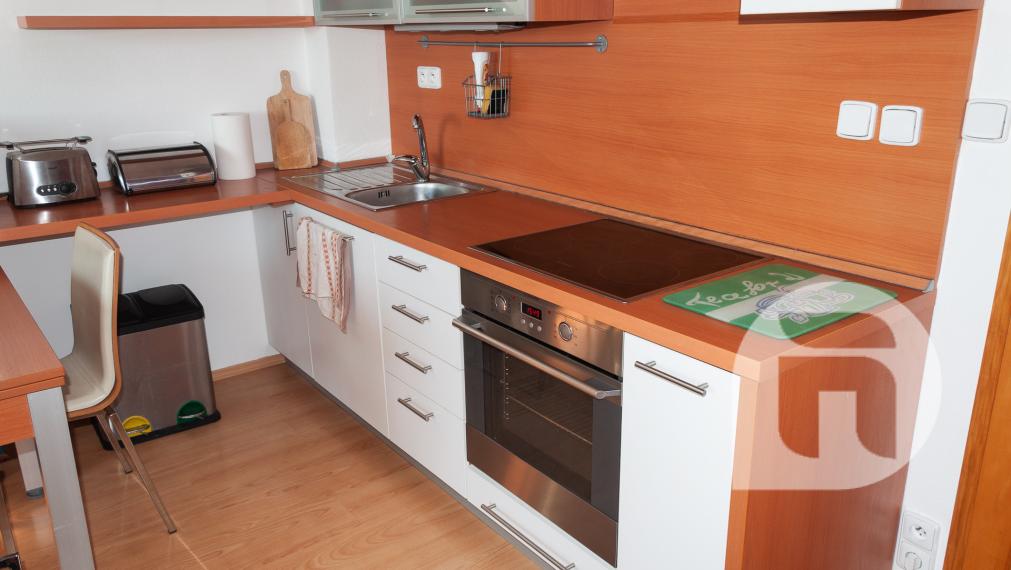 Prenájom slnečného dvojizbového bytu s balkónom na Dlhej ulici v Stupave