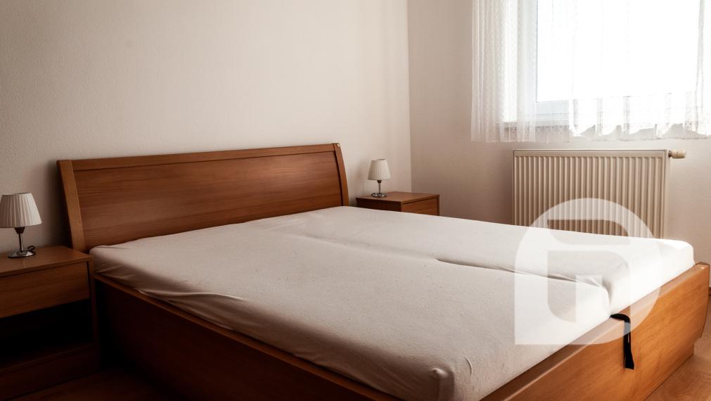 Prenájom slnečného dvojizbového bytu s balkónom na Dlhej ulici v Stupave