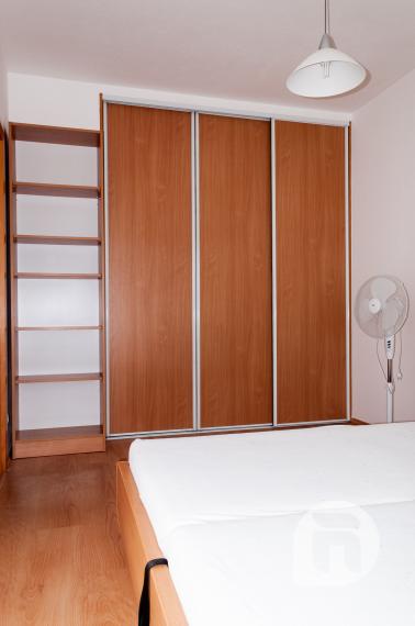 Prenájom slnečného dvojizbového bytu s balkónom na Dlhej ulici v Stupave