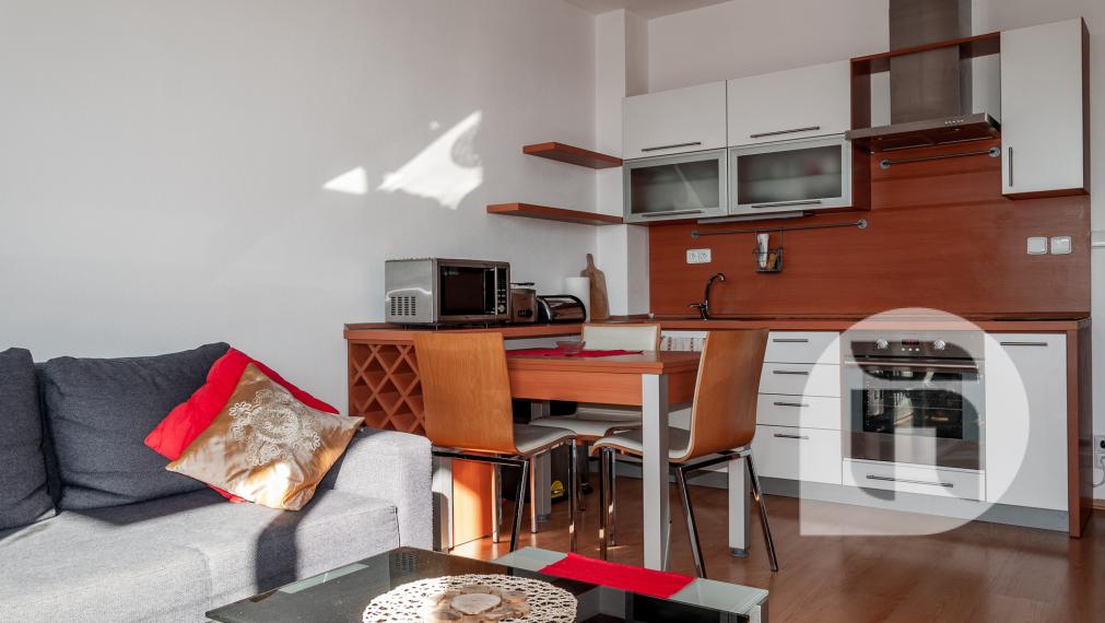 Prenájom slnečného dvojizbového bytu s balkónom na Dlhej ulici v Stupave