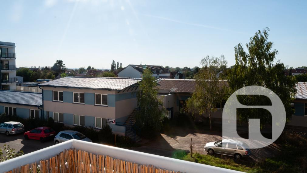 Prenájom slnečného dvojizbového bytu s balkónom na Dlhej ulici v Stupave