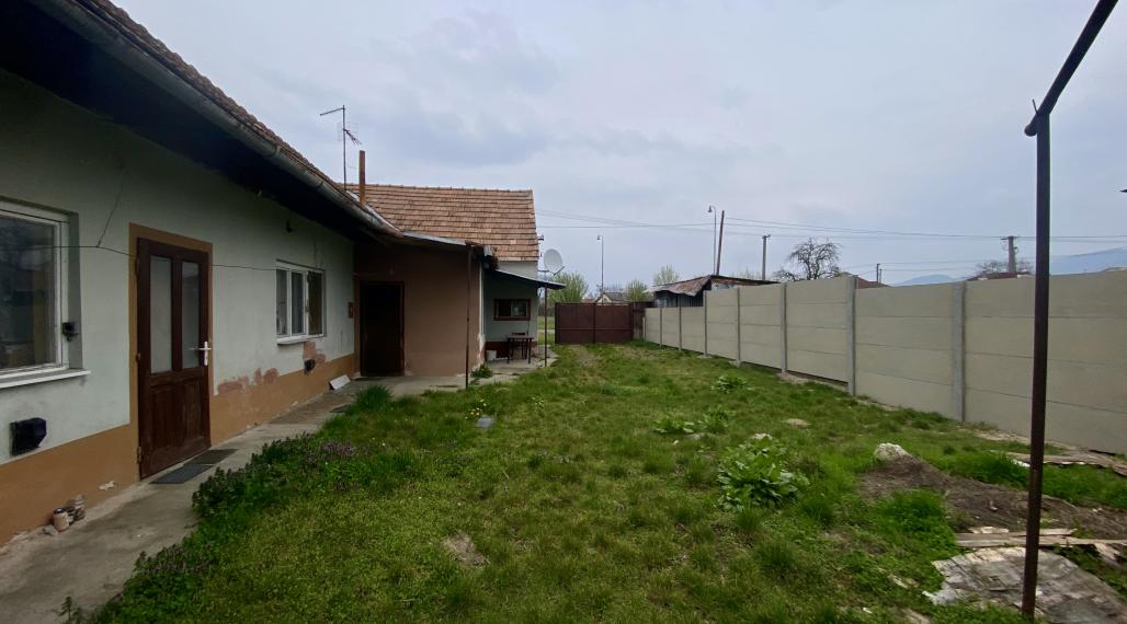 Zľava! Nová cena -5000€ → Exkluzívne na predaj 4 izbový starší rodinný dom - obec Kuchyňa na Záhorí