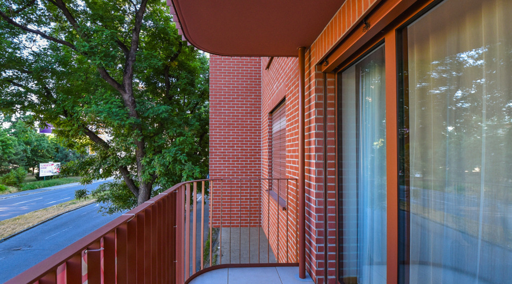 #Predaj 2-izb. bytu s balkónom a zariadením v ZWIRN3 BA Nivy