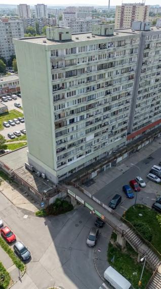 Kompletne zrekonštruovaný 3-izbový byt s dvomi loggiami – Holíčska, Bratislava – Petržalka