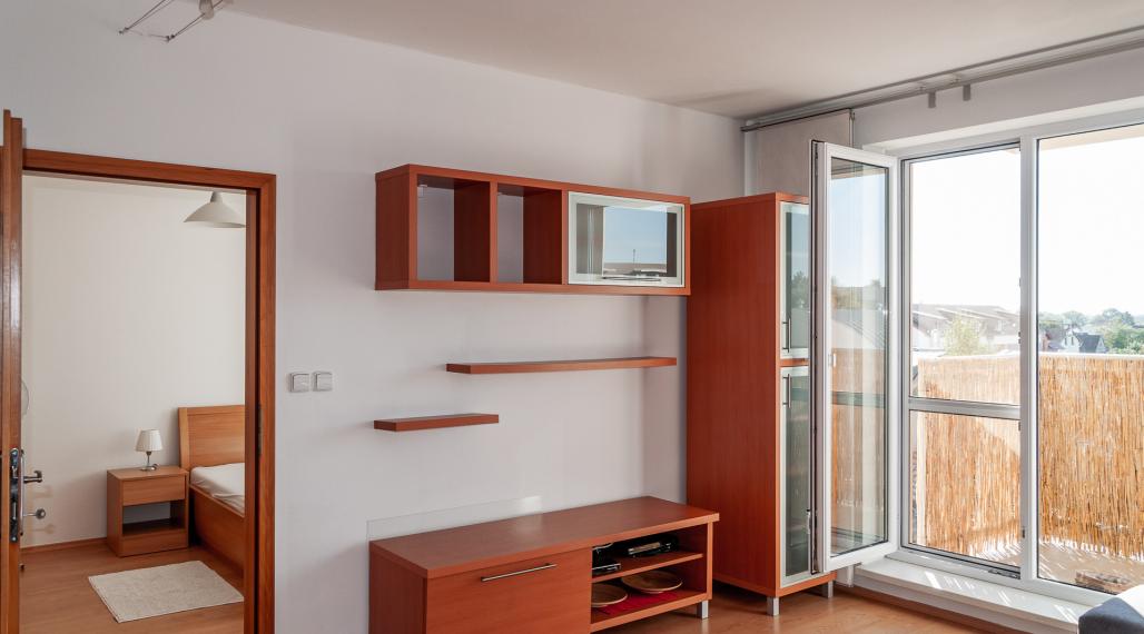 Prenájom slnečného dvojizbového bytu s balkónom na Dlhej ulici v Stupave