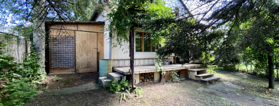 Predstavujeme Vám na predaj útulnú 2 poschodovú záhradnú chatu vo vyhľadávanej lokalite Bratislava – Devínske jazero