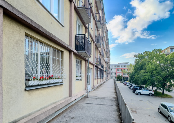 Zrekonštruovaný 2-izbový byt s balkónom a loggiou v Novom Meste – Sibírska, 239 990 €