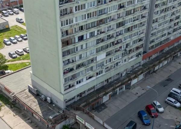 Kompletne zrekonštruovaný 3-izbový byt s dvomi loggiami – Holíčska, Bratislava – Petržalka