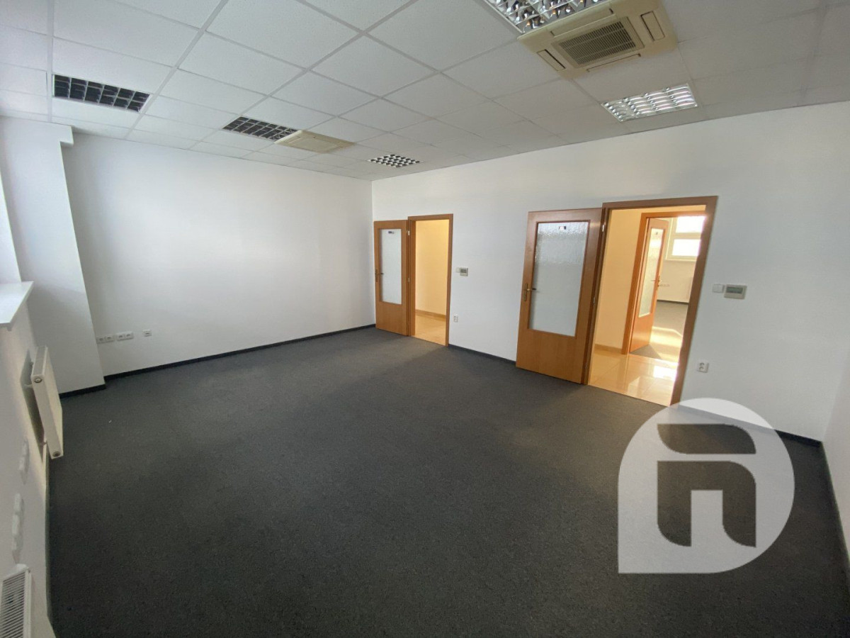 Prenájom kancelárskych priestorov Hraničná 18 Bratislava Ružinov od 9,05€ / m2 5