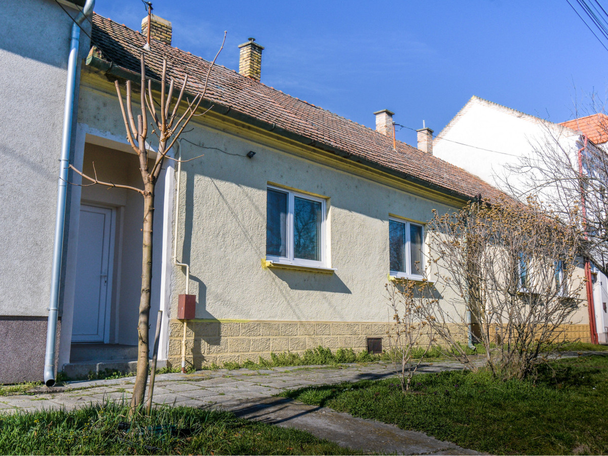 NEW PRICE 3.izb ROD. DOM S VEĽKÝM POZEMKOM RAJKA - MAĎARSKO 2