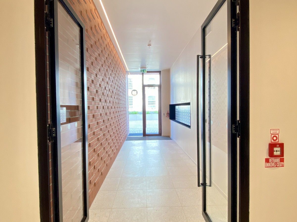 Predaj moderného 2 izbového bytu v novostavbe ZWIRN3 + balkón + komplet zariadenie 3