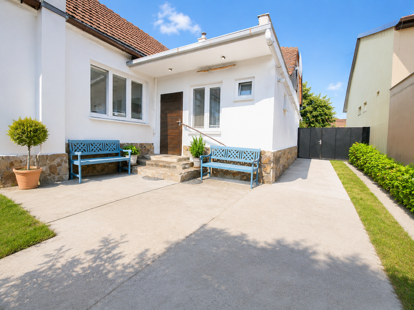 STARŠÍ RODINNÝ DOM S VÝNIMOČNÝM POZEMKOM 1 432 m² V SRDCI GR 2