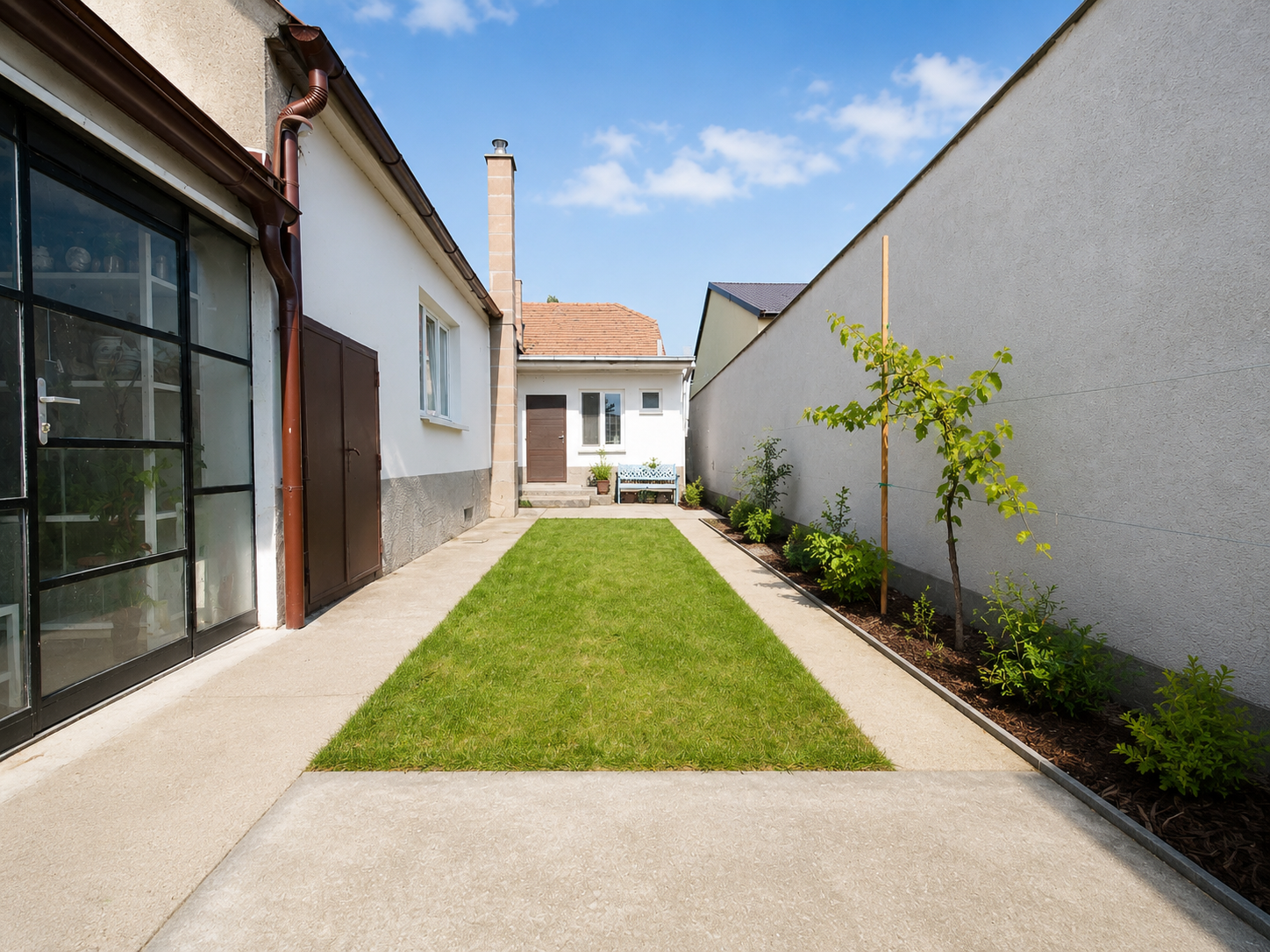 STARŠÍ RODINNÝ DOM S VÝNIMOČNÝM POZEMKOM 1 432 m² V SRDCI GR 4